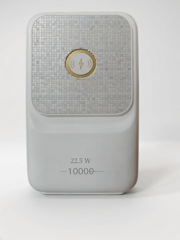 Unbranded HW33W-style 10000mAh 22.5W magnetic power bank on white background